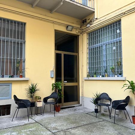 Regina Milano In Porta Romana 2 - Sky Tv, Wifi E Breakfast Box Apartment Exterior foto