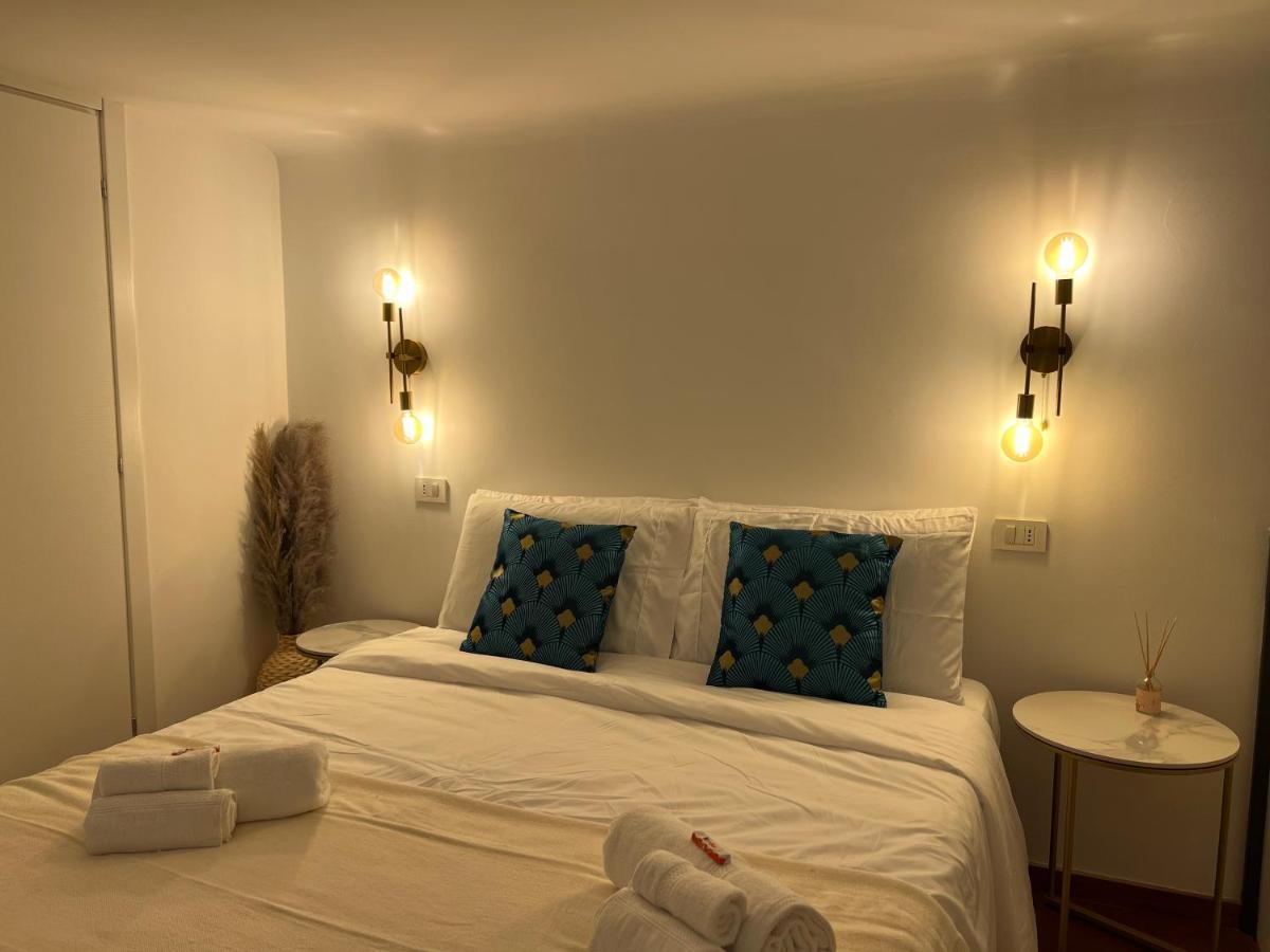Regina Milano In Porta Romana 2 - Sky Tv, Wifi E Breakfast Box Apartment Exterior foto