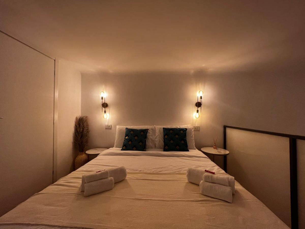 Regina Milano In Porta Romana 2 - Sky Tv, Wifi E Breakfast Box Apartment Exterior foto