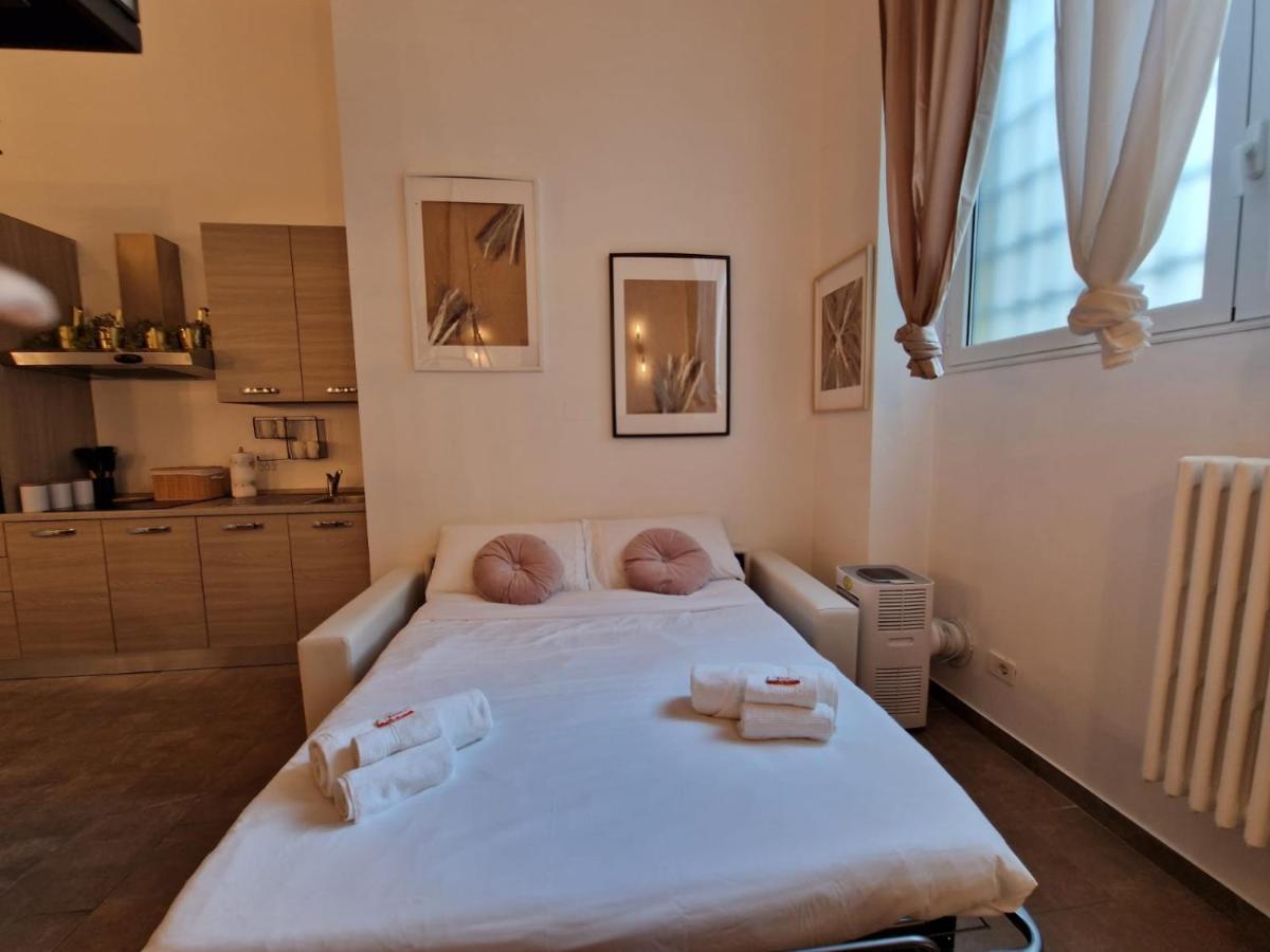 Regina Milano In Porta Romana 2 - Sky Tv, Wifi E Breakfast Box Apartment Exterior foto