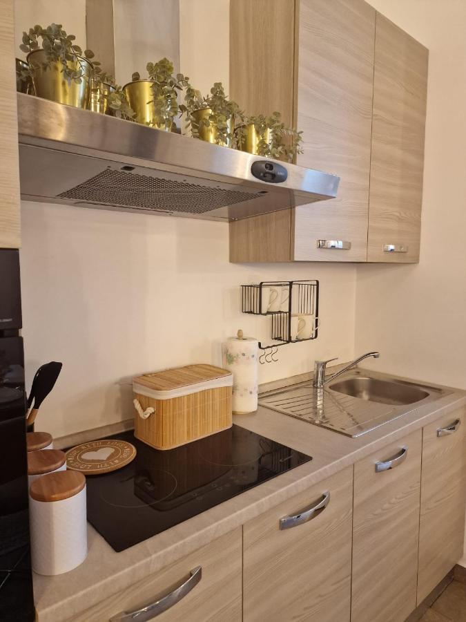 Regina Milano In Porta Romana 2 - Sky Tv, Wifi E Breakfast Box Apartment Exterior foto
