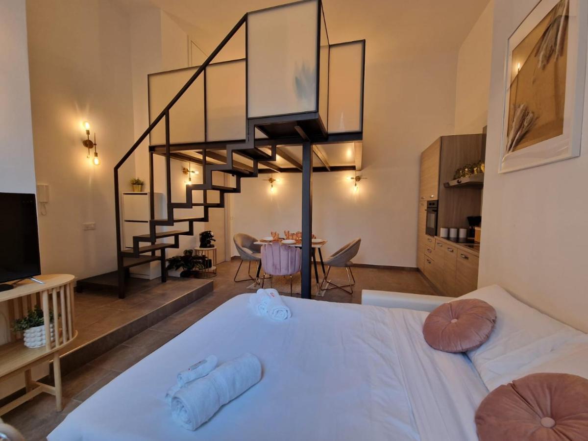 Regina Milano In Porta Romana 2 - Sky Tv, Wifi E Breakfast Box Apartment Exterior foto