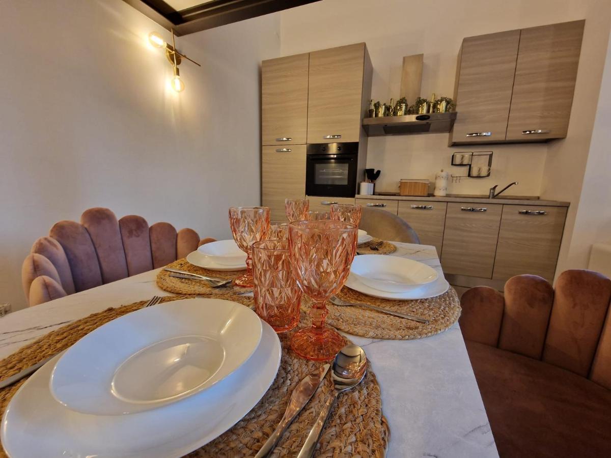 Regina Milano In Porta Romana 2 - Sky Tv, Wifi E Breakfast Box Apartment Exterior foto