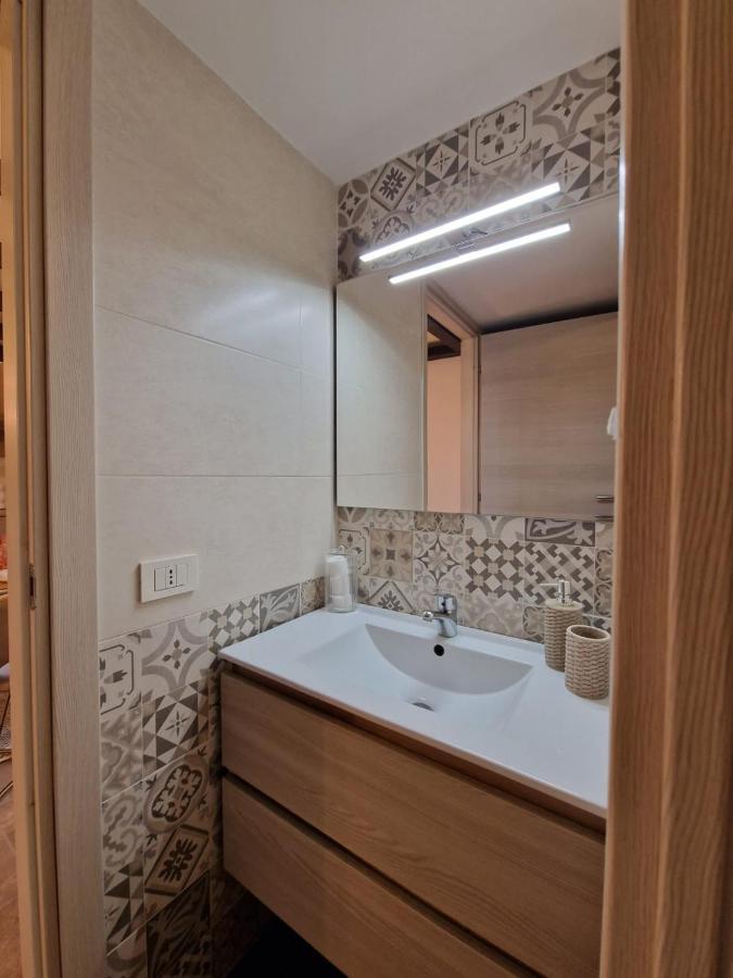 Regina Milano In Porta Romana 2 - Sky Tv, Wifi E Breakfast Box Apartment Exterior foto