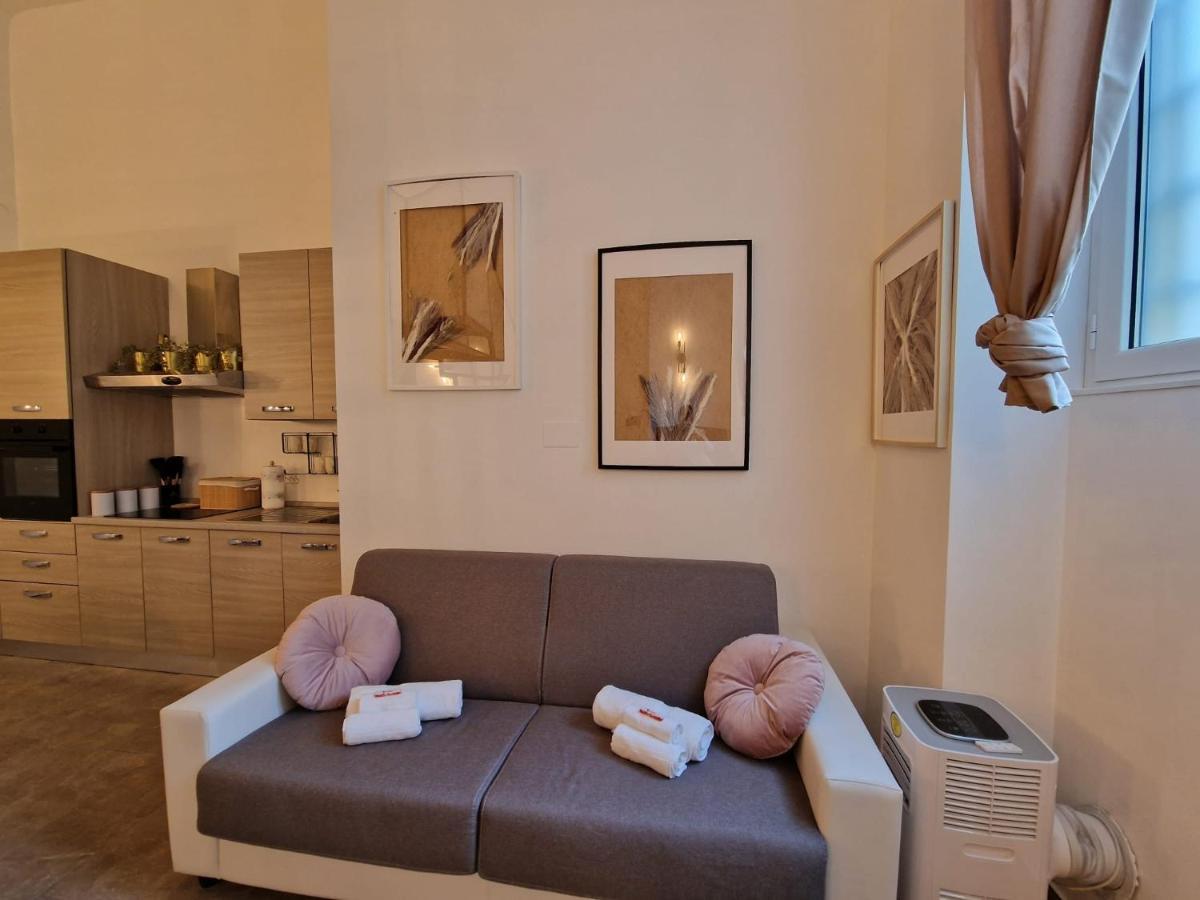 Regina Milano In Porta Romana 2 - Sky Tv, Wifi E Breakfast Box Apartment Exterior foto