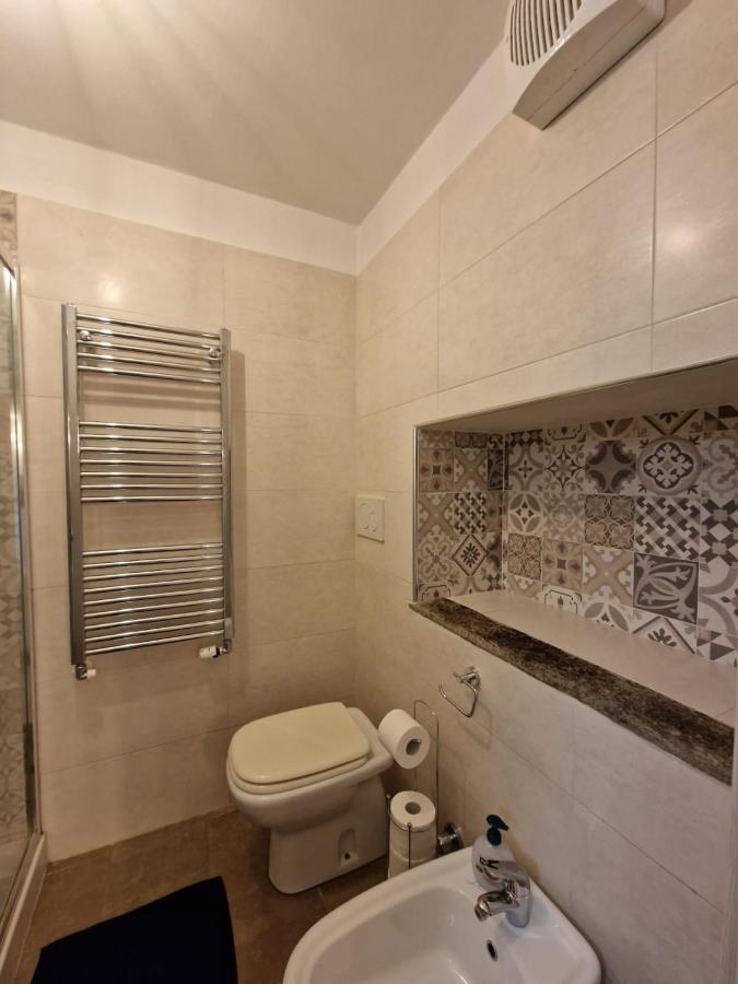Regina Milano In Porta Romana 2 - Sky Tv, Wifi E Breakfast Box Apartment Exterior foto