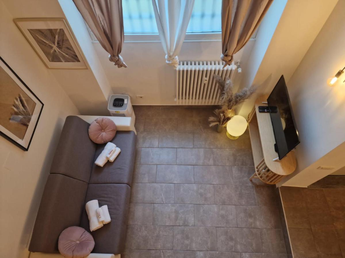 Regina Milano In Porta Romana 2 - Sky Tv, Wifi E Breakfast Box Apartment Exterior foto