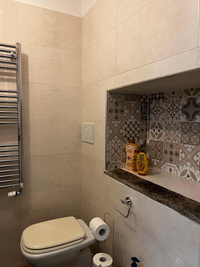 Regina Milano In Porta Romana 2 - Sky Tv, Wifi E Breakfast Box Apartment Exterior foto