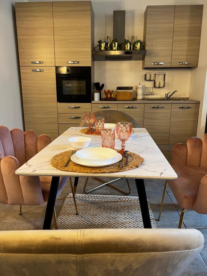 Regina Milano In Porta Romana 2 - Sky Tv, Wifi E Breakfast Box Apartment Exterior foto