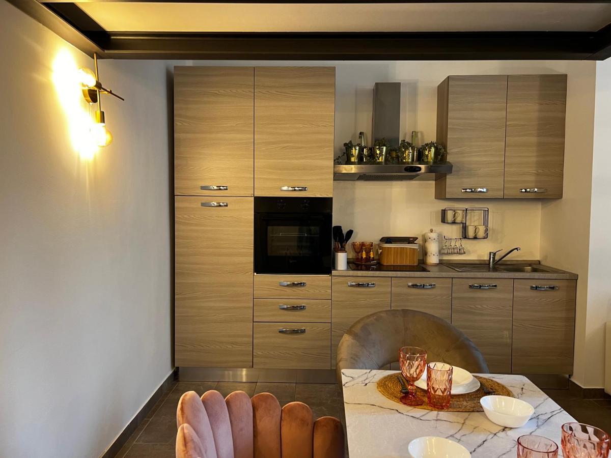 Regina Milano In Porta Romana 2 - Sky Tv, Wifi E Breakfast Box Apartment Exterior foto